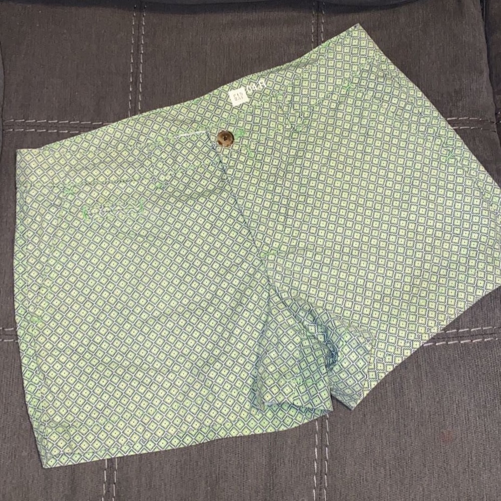 🥂Women’s GAP shorts size 04R🥂